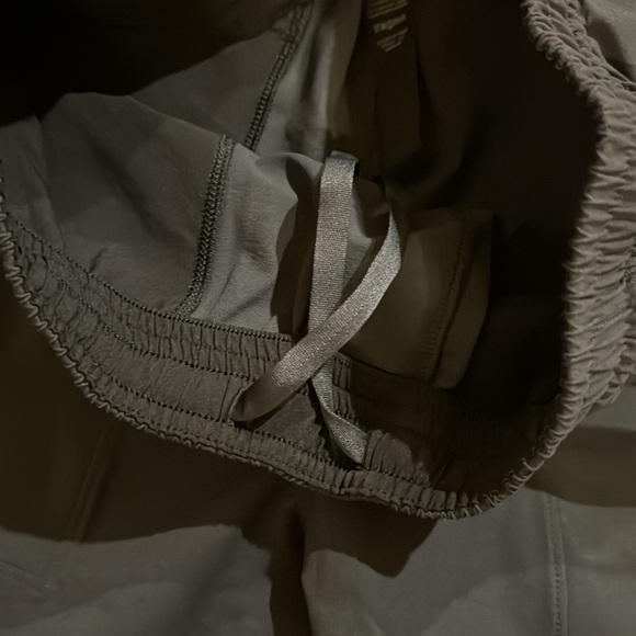 Lululemon bowline short 5” - Picture 7 of 9